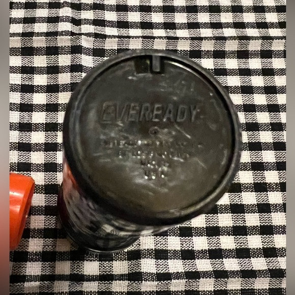 LOT OF 2 VINTAGE EVEREADY HALLOWEEN FLASHLIGHTS. - Picture 6 of 13